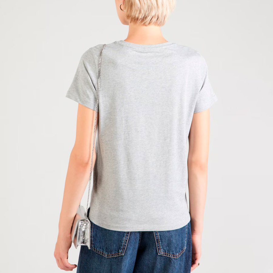 maglietta-con-logo-triangolare