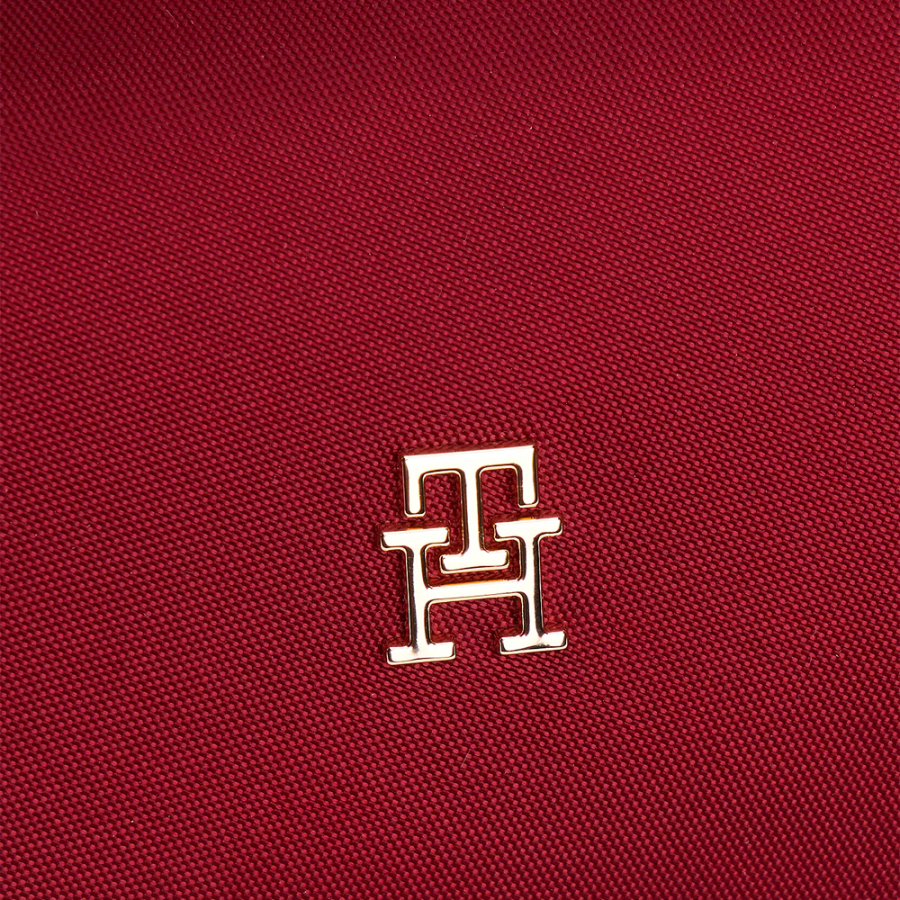 toiletry-bag-with-th-inscription-and-monogram toiletry-bag-with-th-inscription-and-monogram