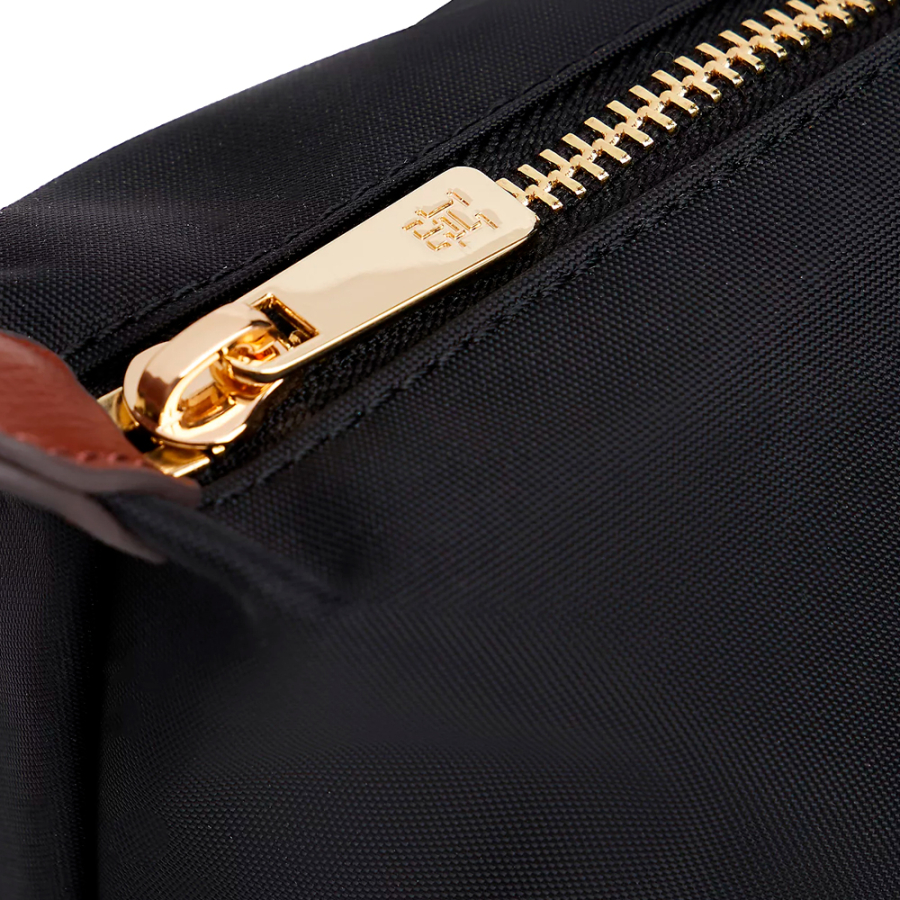 neceser-con-inscripcion-y-monograma-th