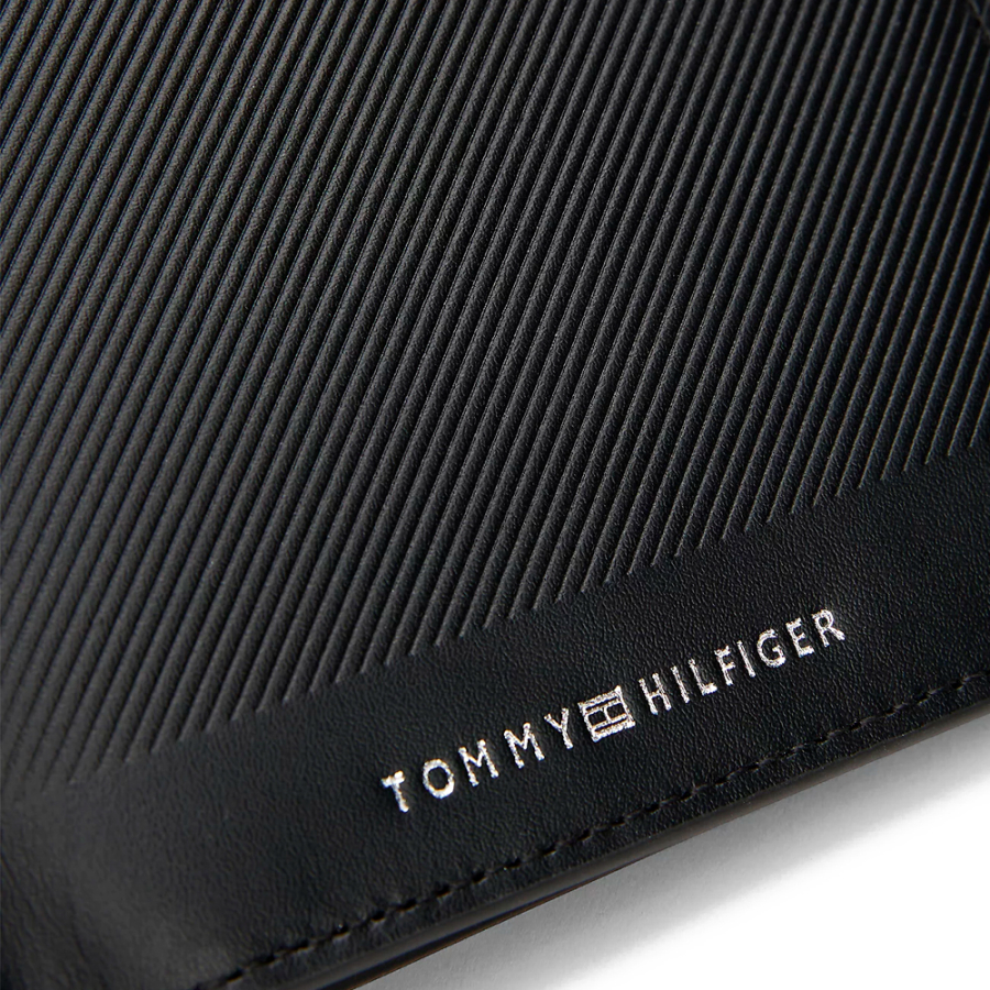 portafoglio-bifold-in-pelle-con-logo