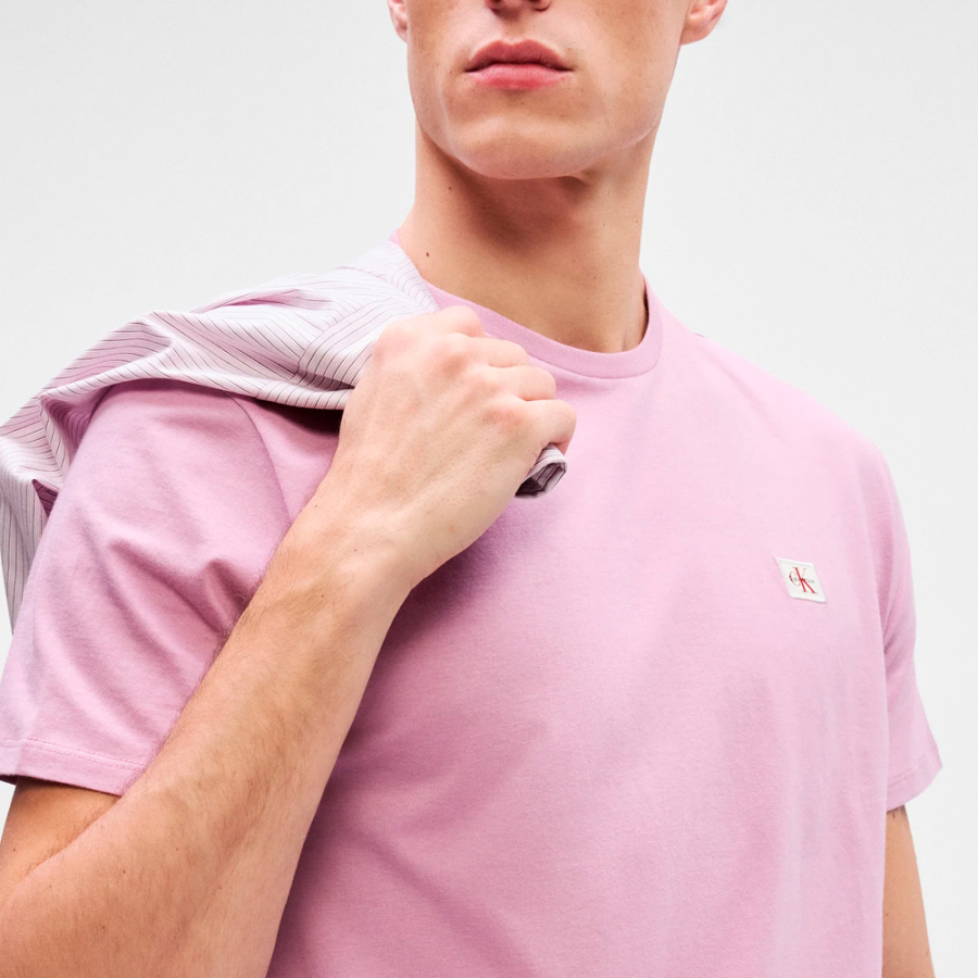 camiseta-de-algodon-con-insignia