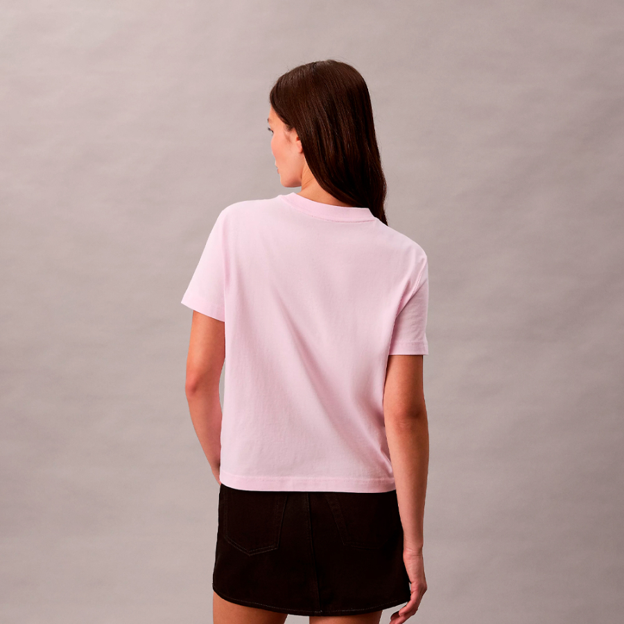 camiseta-slim-con-logo-grafico camiseta-slim-con-logo-grafico