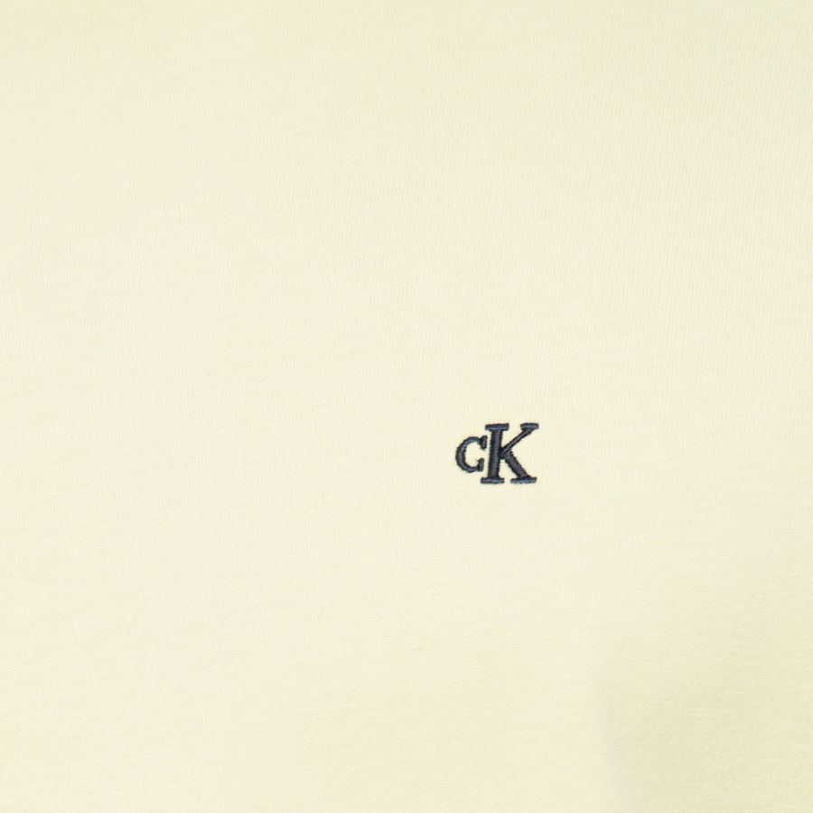 camiseta-clasica-con-monograma