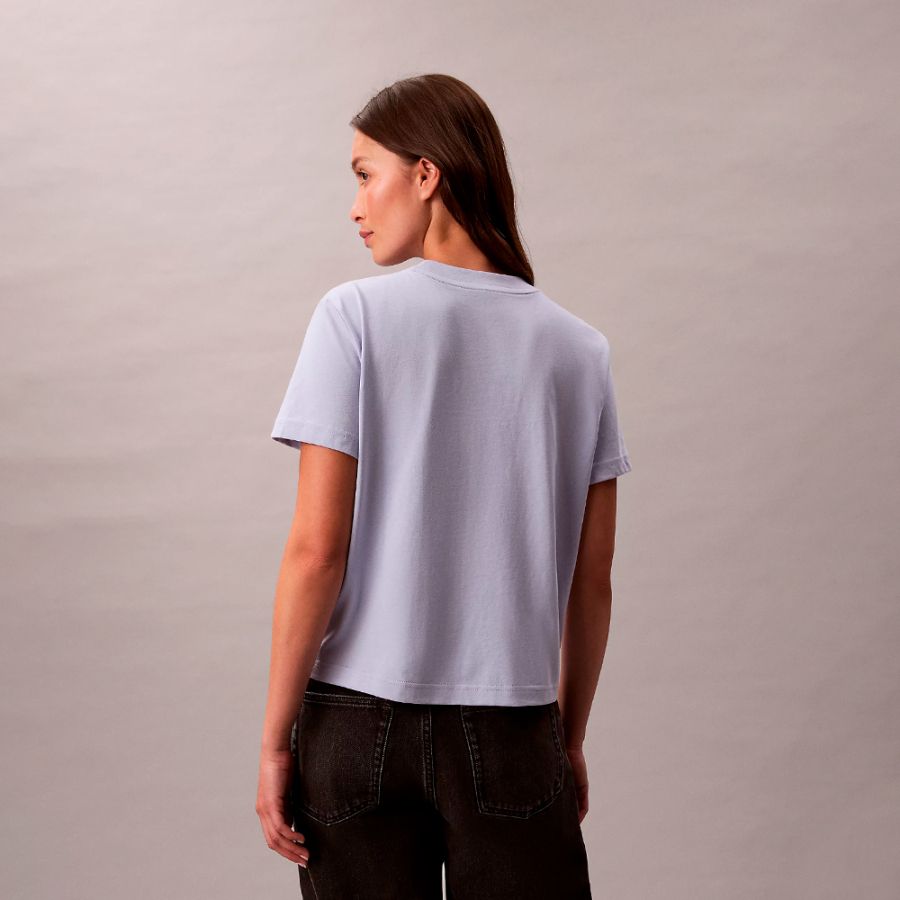 camiseta-slim-com-logo-estampado