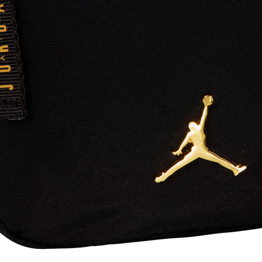 epaule-du-groupe-de-festival-airborne