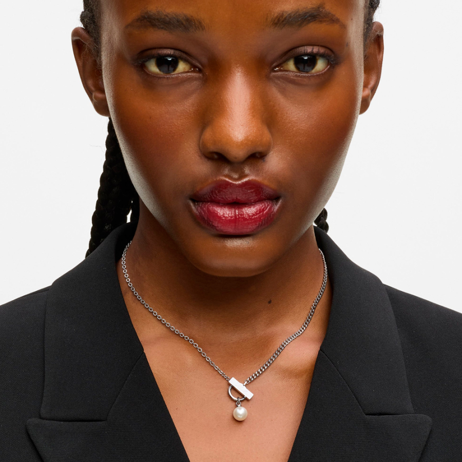 collier-avec-pendentif-en-perle