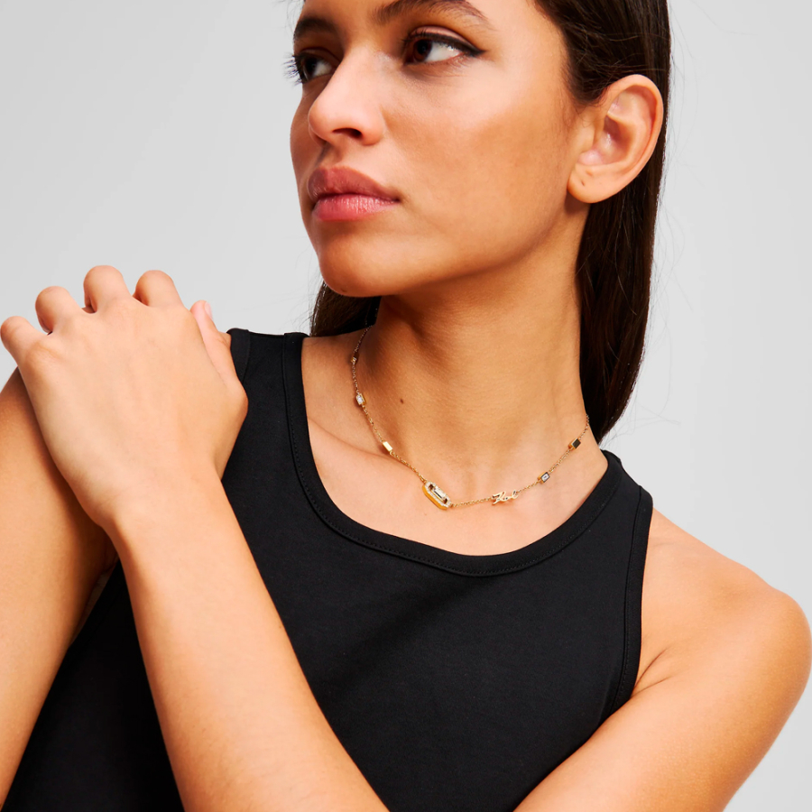 kristallkette-mit-charakteristischem-anhanger kristallkette-mit-charakteristischem-anhanger