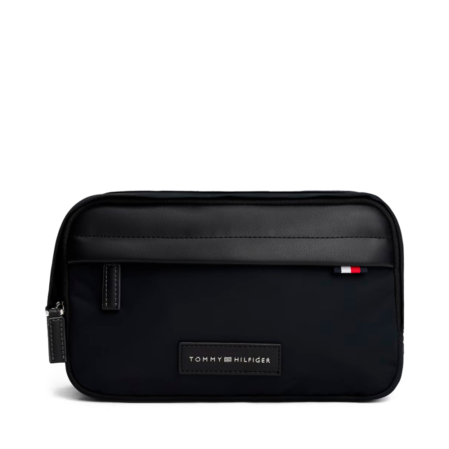 borsa-da-toilette-con-toppa-con-logo-in-metallo