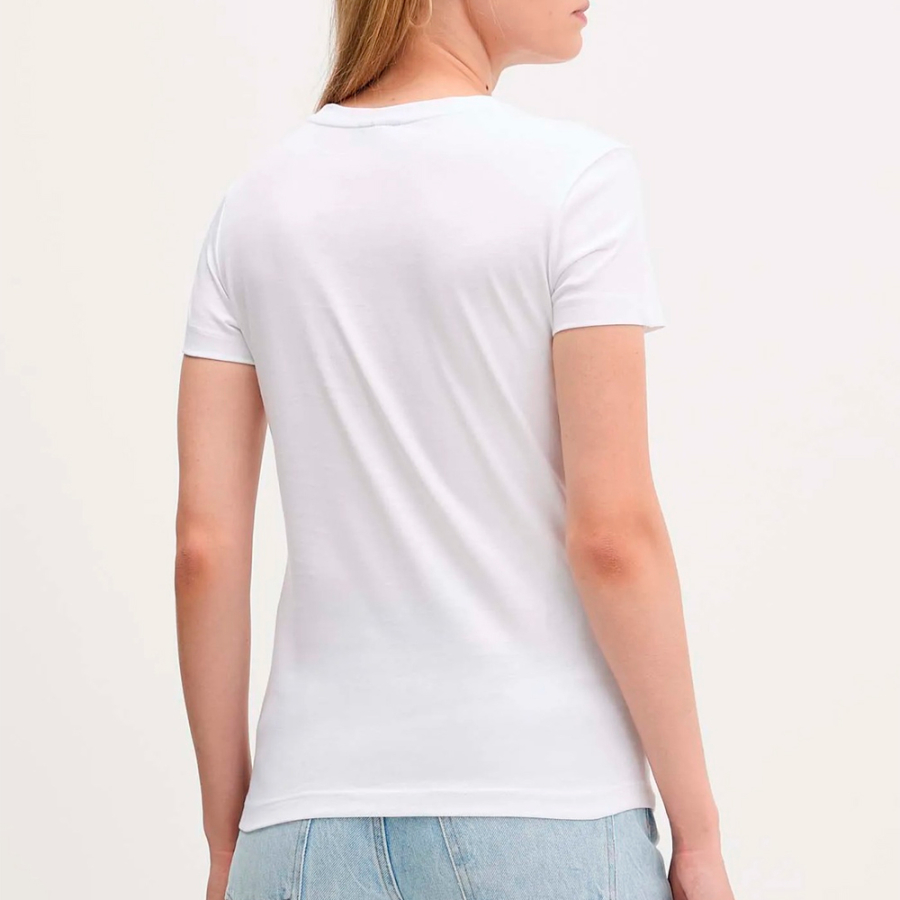 camiseta-con-logotipo-reflectante