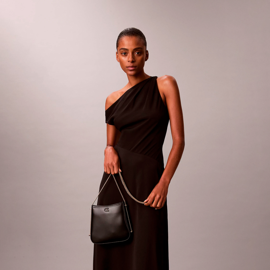 bolsa-de-selim-com-corrente-e-monograma bolsa-de-selim-com-corrente-e-monograma