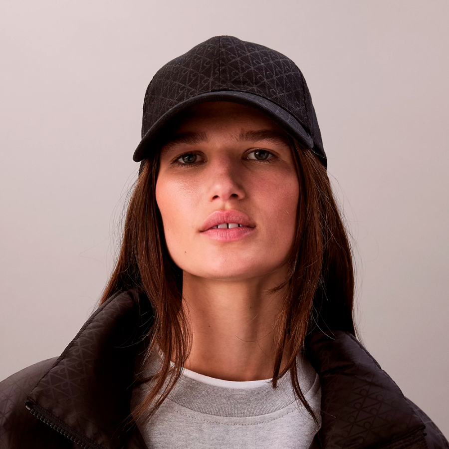 gorra-de-sarga-de-algodon-ajustable-con-logo-emblematico gorra-de-sarga-de-algodon-ajustable-con-logo-emblematico