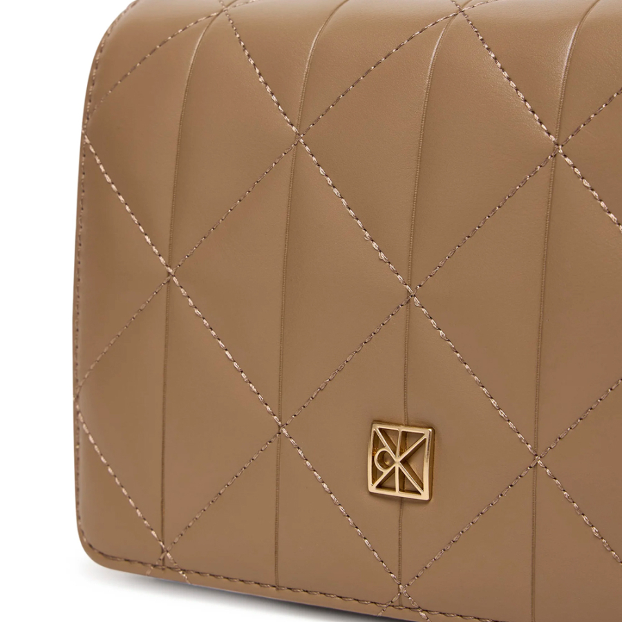 mini-borsa-trapuntata-con-logo-emblema