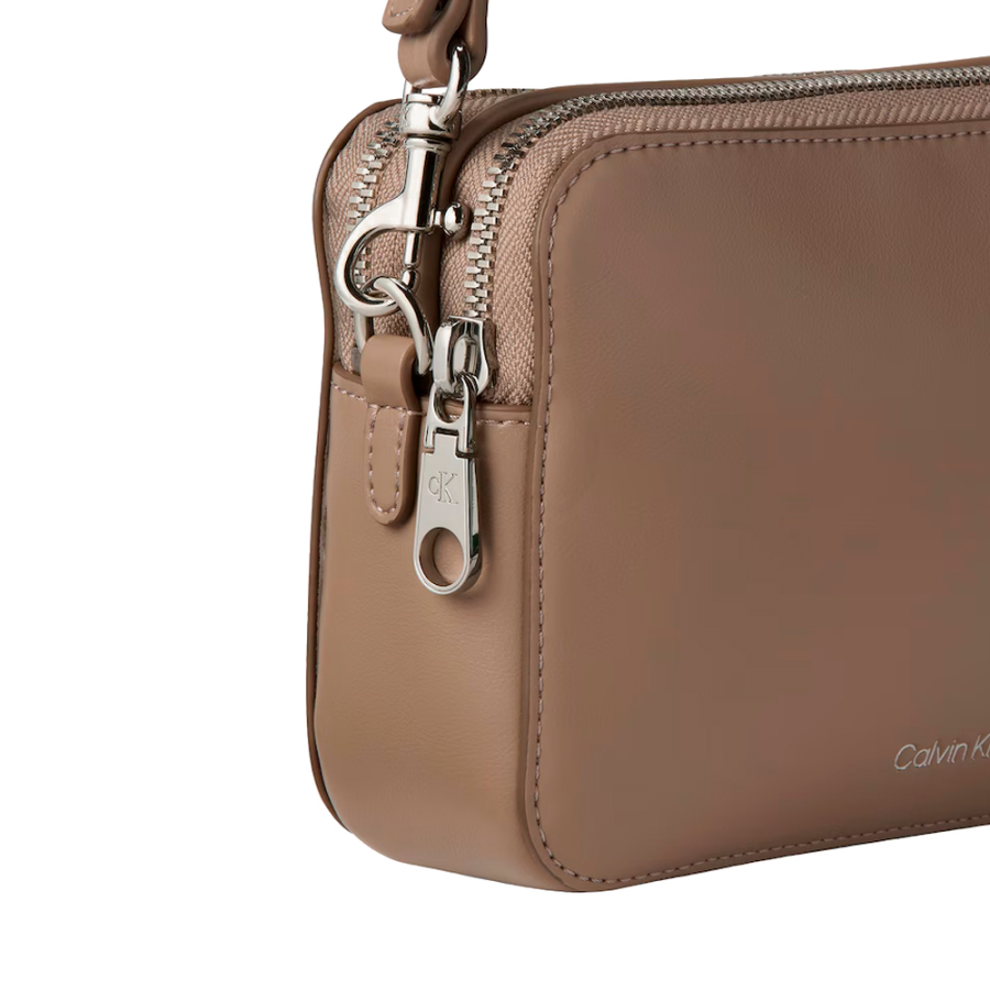 bolsa-de-ombro-conversivel-com-2-alcas bolsa-de-ombro-conversivel-com-2-alcas