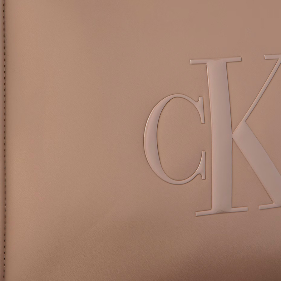 tragetasche-mit-graviertem-monogramm