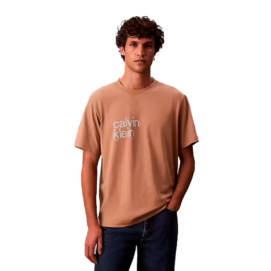 loose-fitting-graphic-t-shirt-with-circles