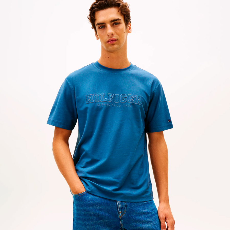 rundhals-t-shirt-mit-gesticktem-logo