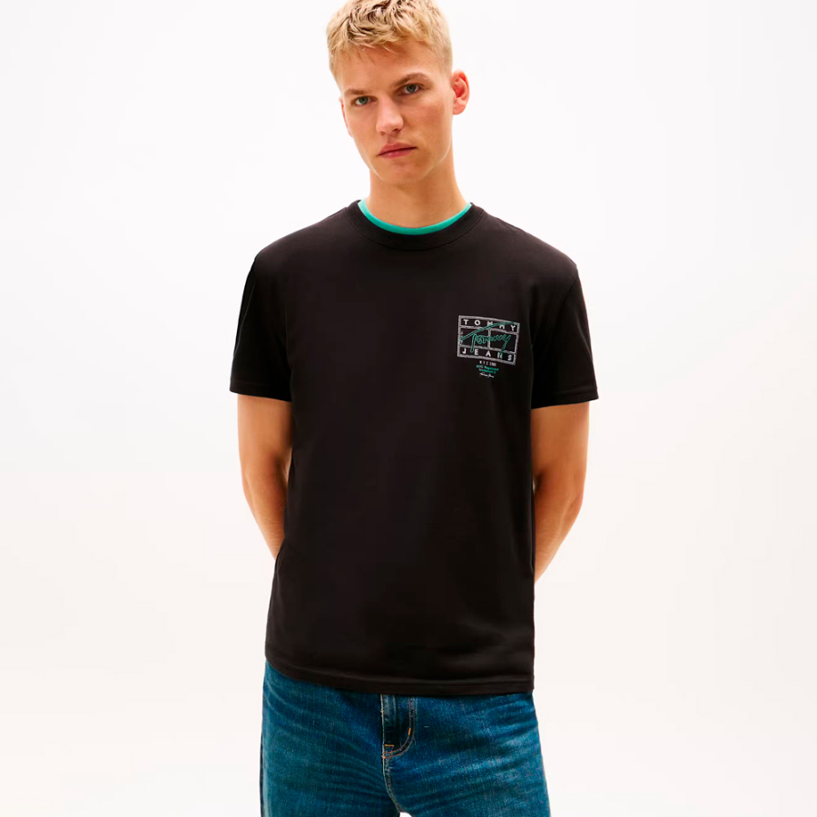 camiseta-con-logos-de-efecto-espray camiseta-con-logos-de-efecto-espray