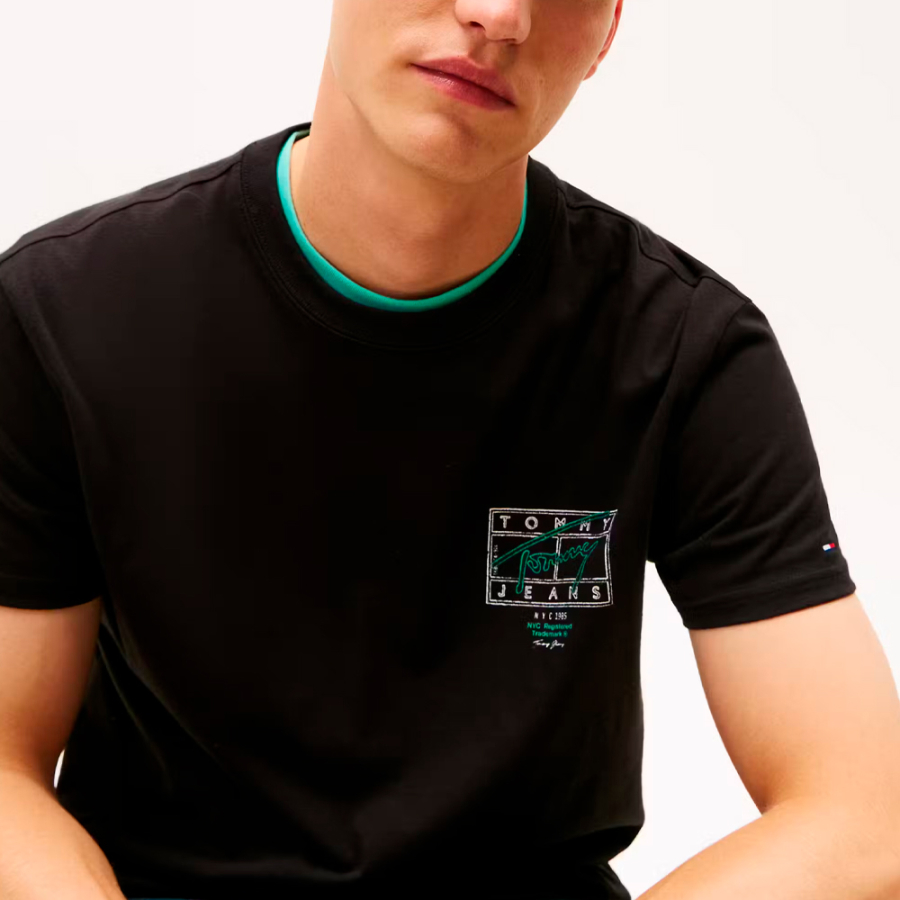 t-shirt-with-spray-effect-logos t-shirt-with-spray-effect-logos