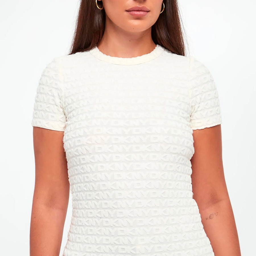 camiseta-com-logo-em-jacquard camiseta-com-logo-em-jacquard