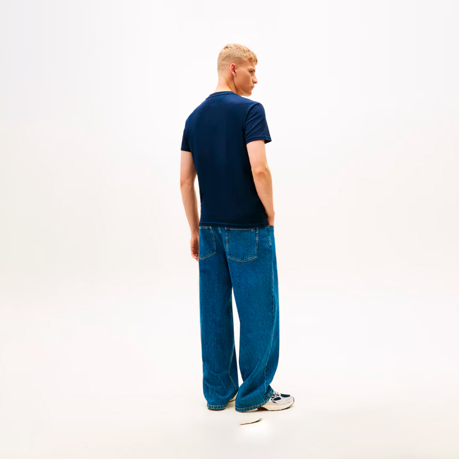 rundhals-t-shirt-mit-aufnaher