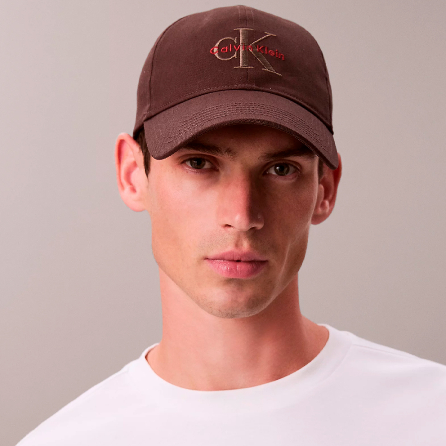 baseballkappe-mit-gesticktem-monogramm-logo baseballkappe-mit-gesticktem-monogramm-logo