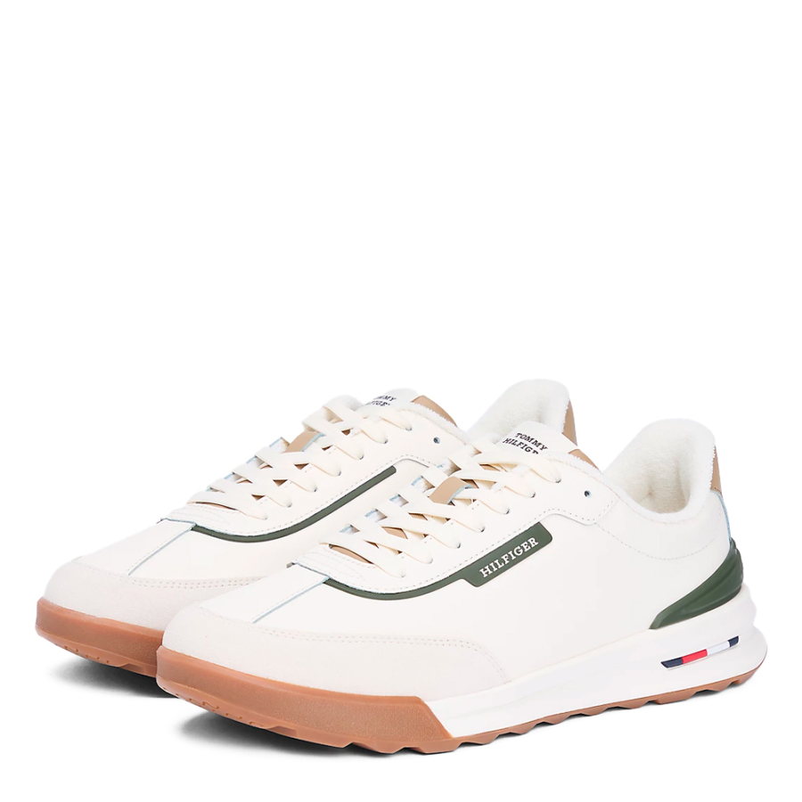 sneakers-retro-con-un-mix-di-texture sneakers-retro-con-un-mix-di-texture