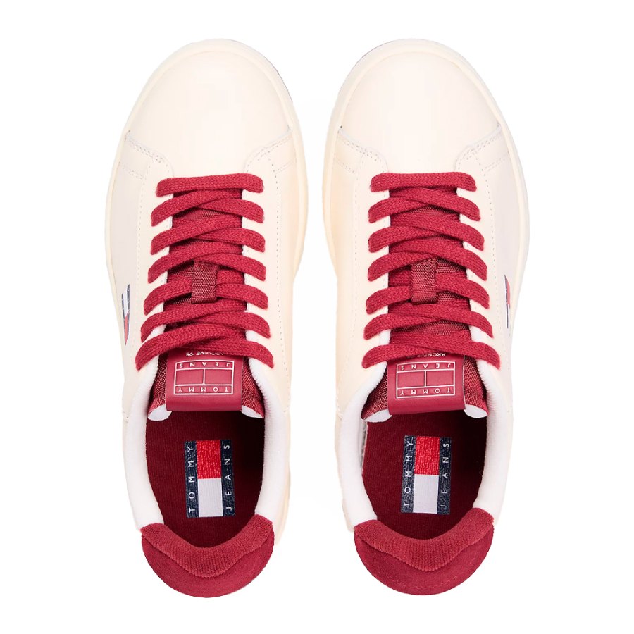 scarpe-da-tennis-in-pelle-d-archivio scarpe-da-tennis-in-pelle-d-archivio