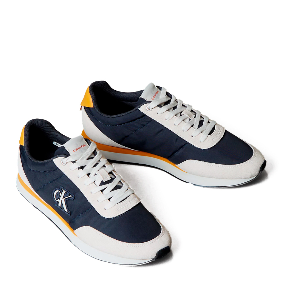 1979-running-shoes-with-distinctive-logo 1979-running-shoes-with-distinctive-logo