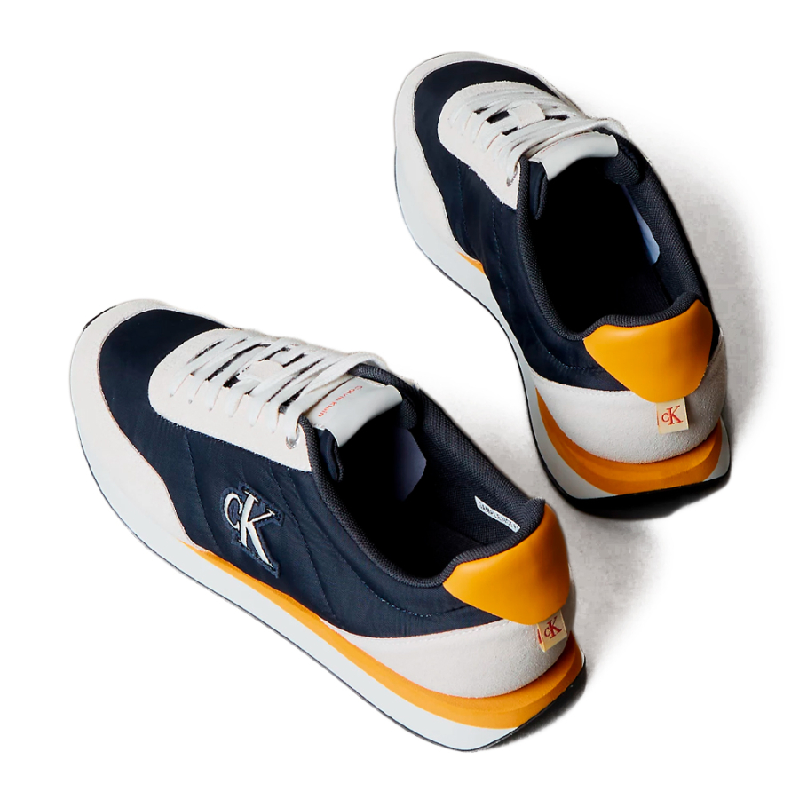 1979-running-shoes-with-distinctive-logo 1979-running-shoes-with-distinctive-logo