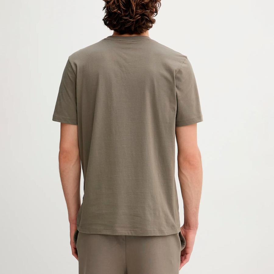 t-shirt-mit-aufgedrucktem-logo t-shirt-mit-aufgedrucktem-logo