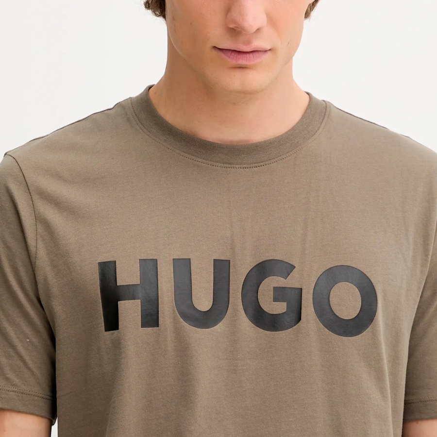 camiseta-com-logotipo-estampado camiseta-com-logotipo-estampado