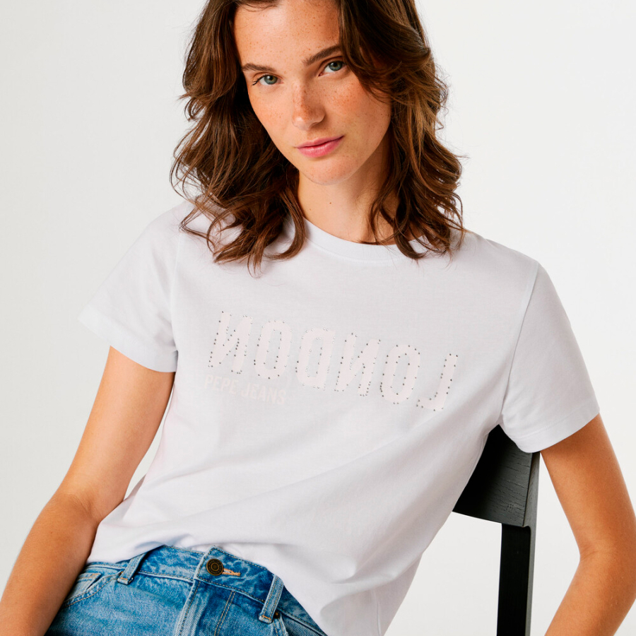 t-shirt-mit-aufgedrucktem-logo t-shirt-mit-aufgedrucktem-logo