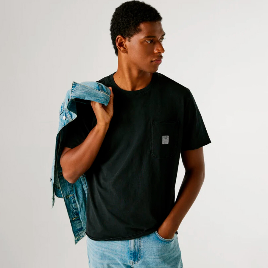 camiseta-de-corte-regular-com-bolso-frontal camiseta-de-corte-regular-com-bolso-frontal