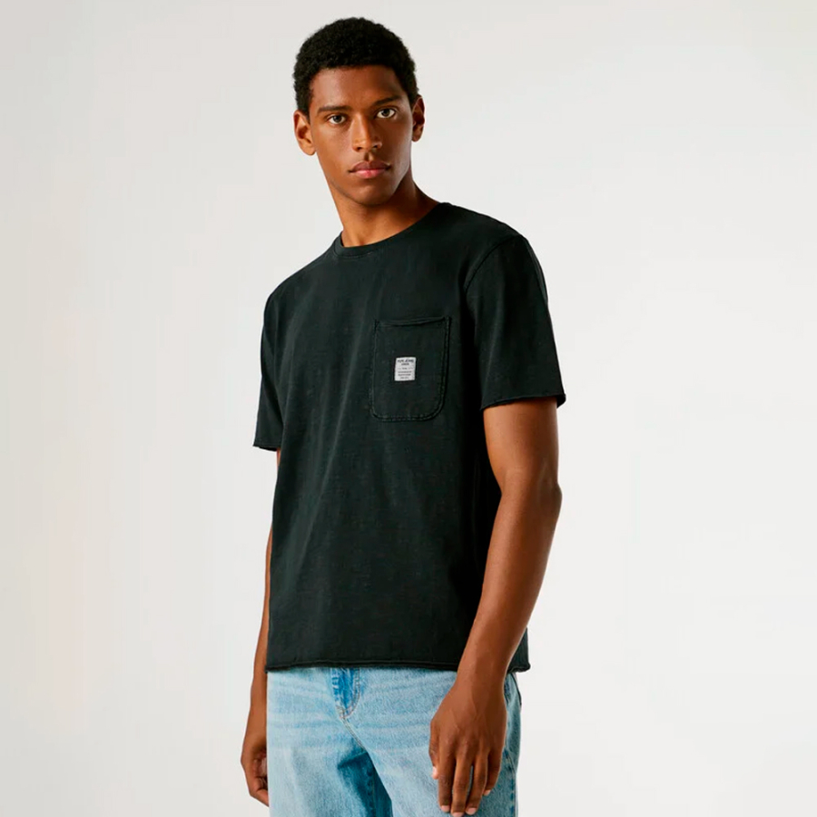 normal-geschnittenes-t-shirt-mit-vordertasche normal-geschnittenes-t-shirt-mit-vordertasche