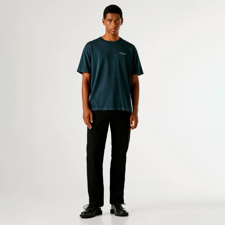 camiseta-com-estampa-nas-costas-modelagem-folgada