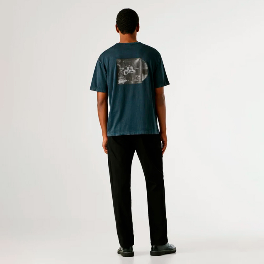 camiseta-espalda-estampada-fit-relaxed