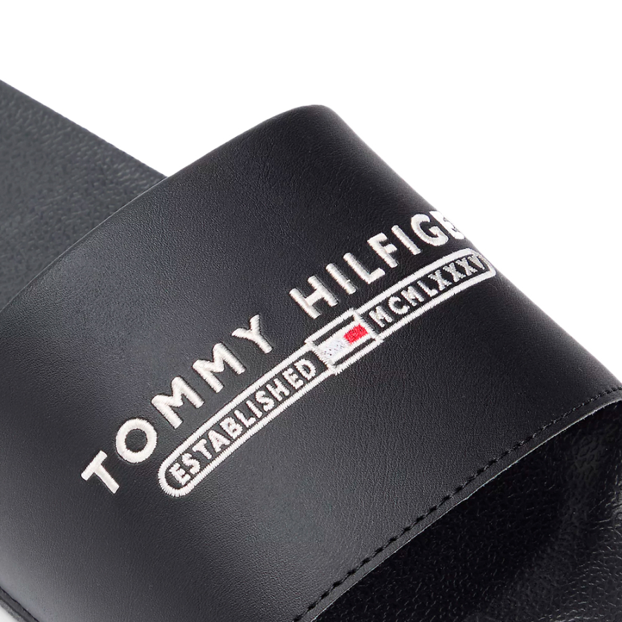 flip-flops-mit-gesticktem-logo