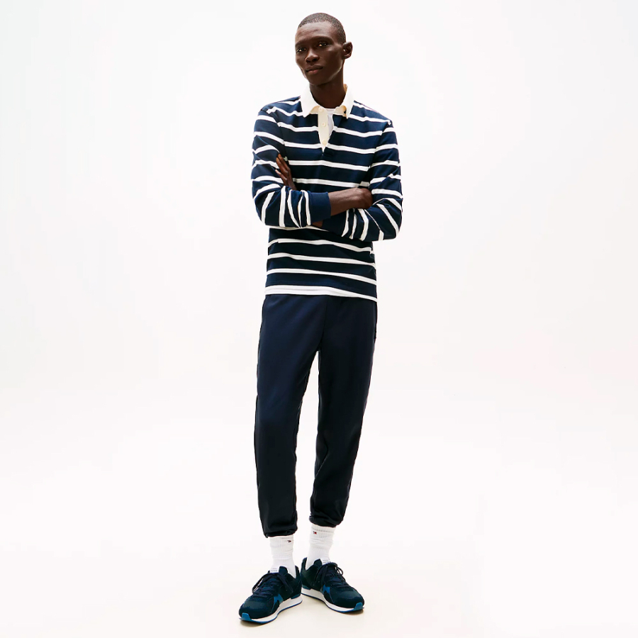 baskets-en-daim-avec-un-melange-de-textures baskets-en-daim-avec-un-melange-de-textures