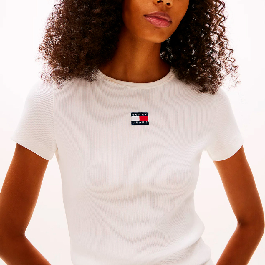 t-shirt-slim-a-costine-con-toppa