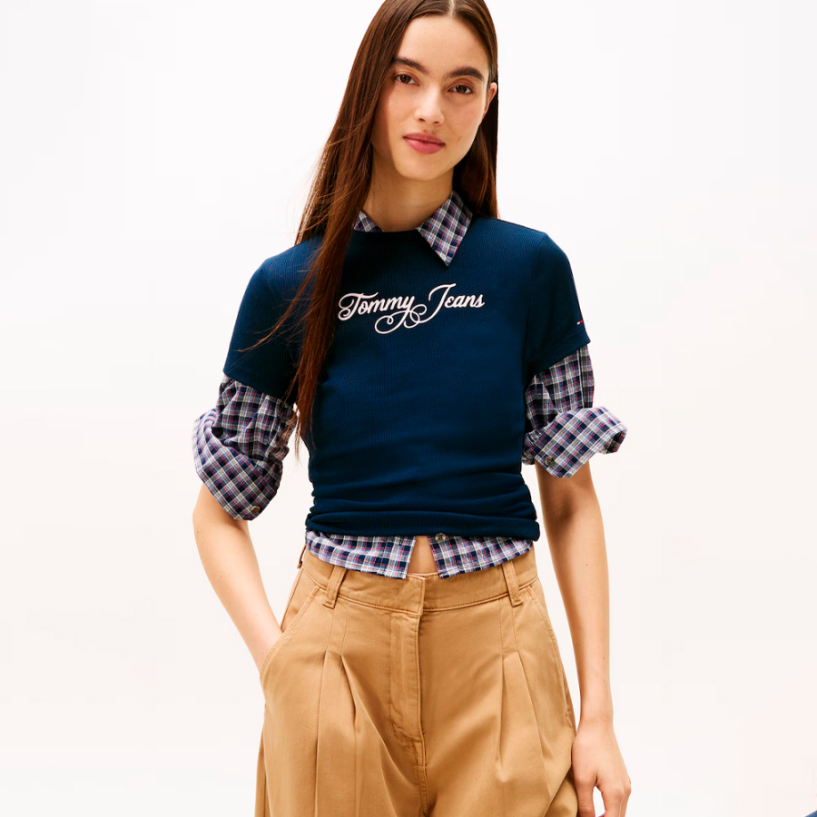 t-shirt-con-logo-slim-essentials