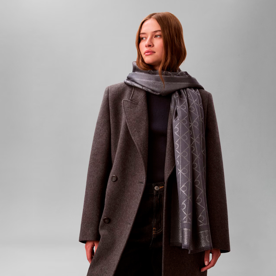 echarpe-ornee-d-un-imprime-logo-emblematique-et-lumineux