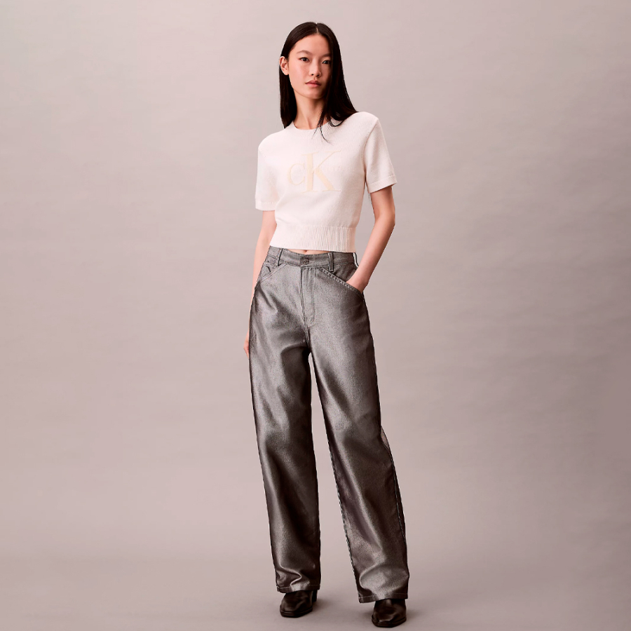 camiseta-cropped-de-malha-jersey-com-monograma