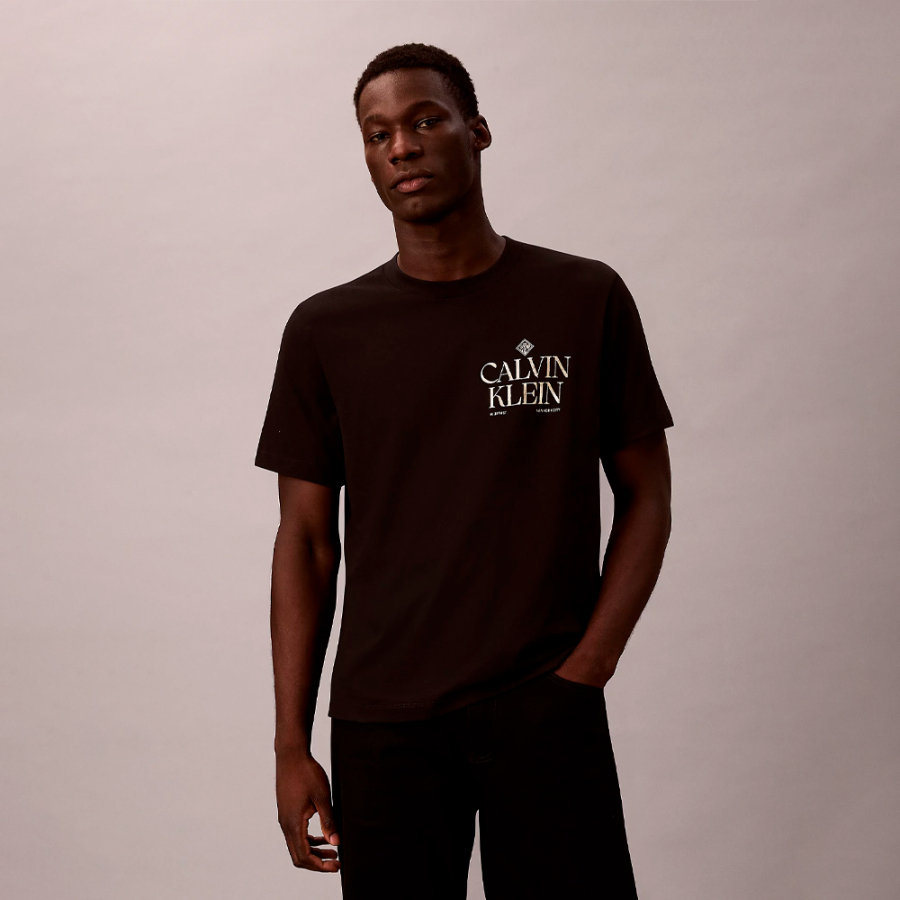 camiseta-com-estampa-de-rosa-classica