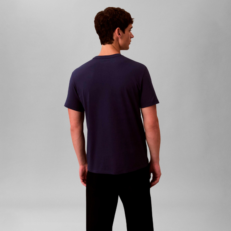 klassisches-monogrammiertes-t-shirt