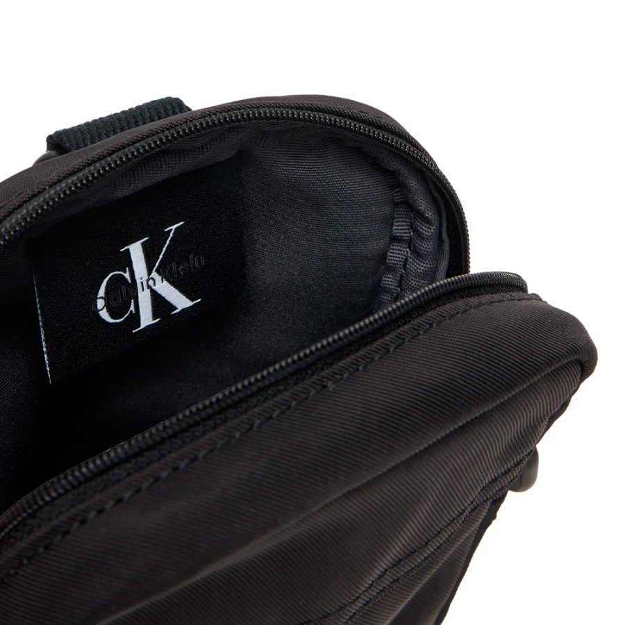 borsa-a-tracolla-slim-reporter-con-logo-in-grassetto