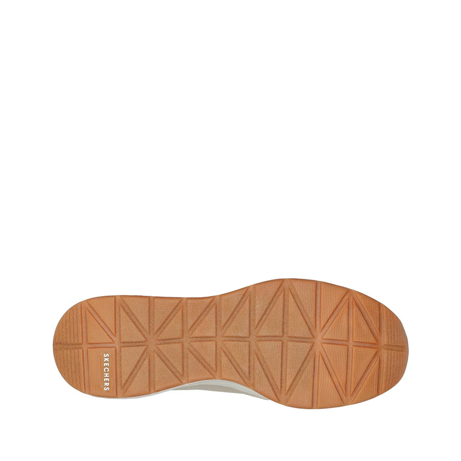 billion-sneaker-subtile-flecken