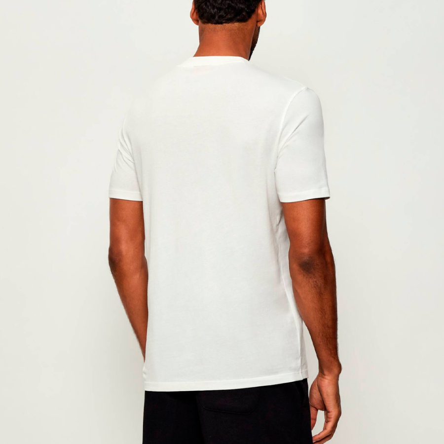 camiseta-con-logo-estampado