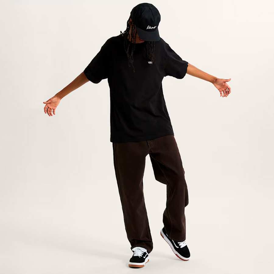 t-shirt-avec-logo-sur-la-poitrine-gauche