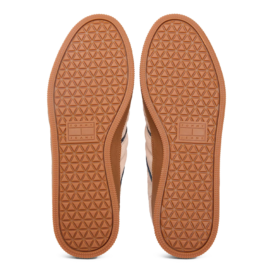 baskets-greenwich-en-daim-avec-logo