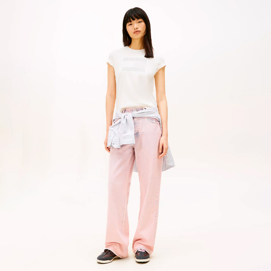 camiseta-tommy-hilfiger-com-logo-tonal